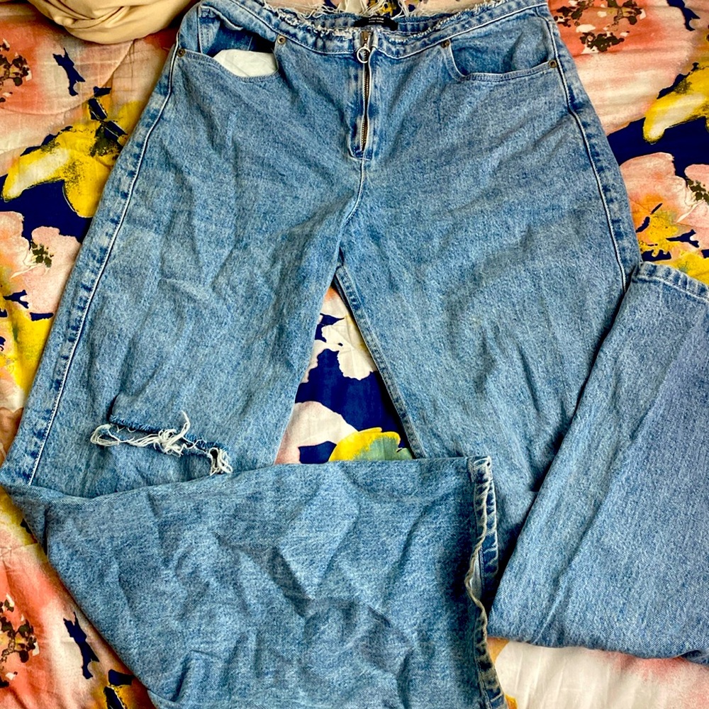 Hollister, baggy jeans with light flare and zipper